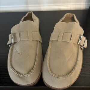 Womens Moccasin/Slipper in Khaki Sz 8